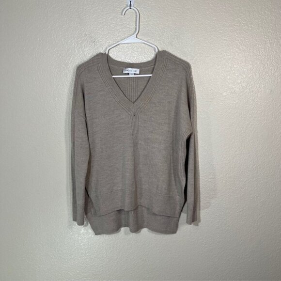 Amour Vert Sweaters - Amour Vert Sweater Womens Small Wool V Neck Pullover High Low FLAW